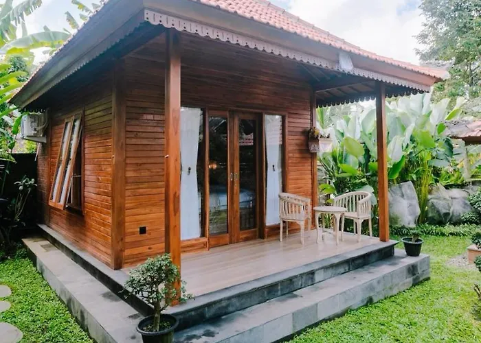 D Sari Wooden House Bangli